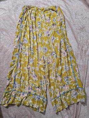 Free People Floral Wide Leg Flowy crop pants in a mustard Size Small